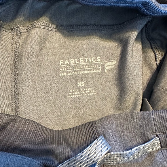 Fabletics Scrub Set - Picture 4 of 6
